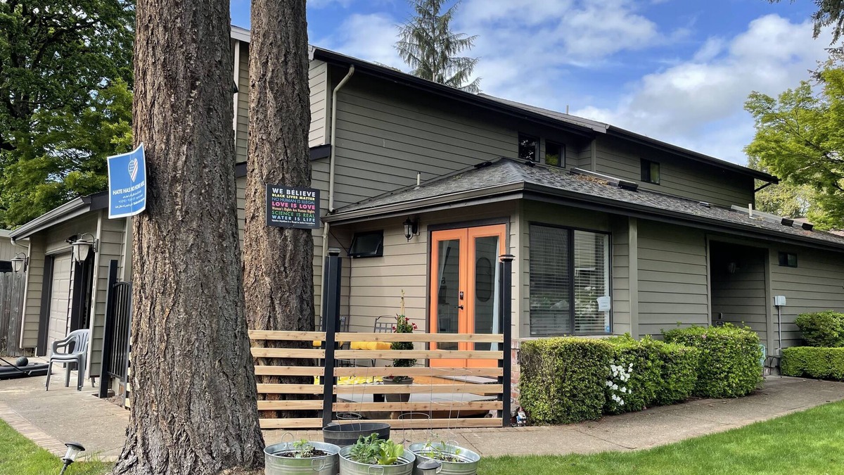 Central Oregon House | The Suite Potato: a splashtastic one room suite