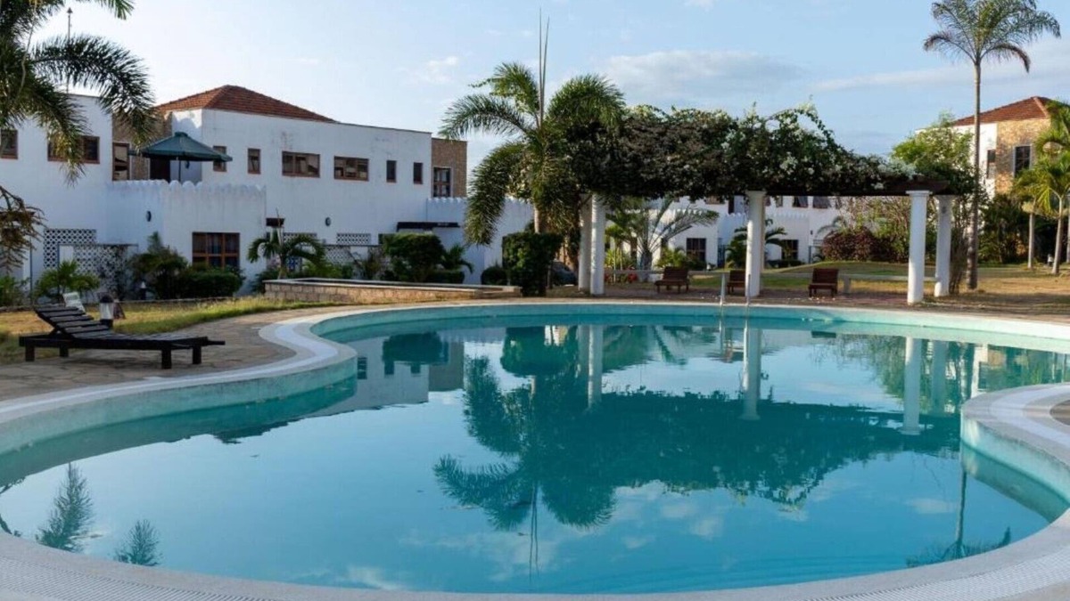 Mtwapa Apartment | The Sultan Palace Beach Retreat Three-Bedroom Apartment
