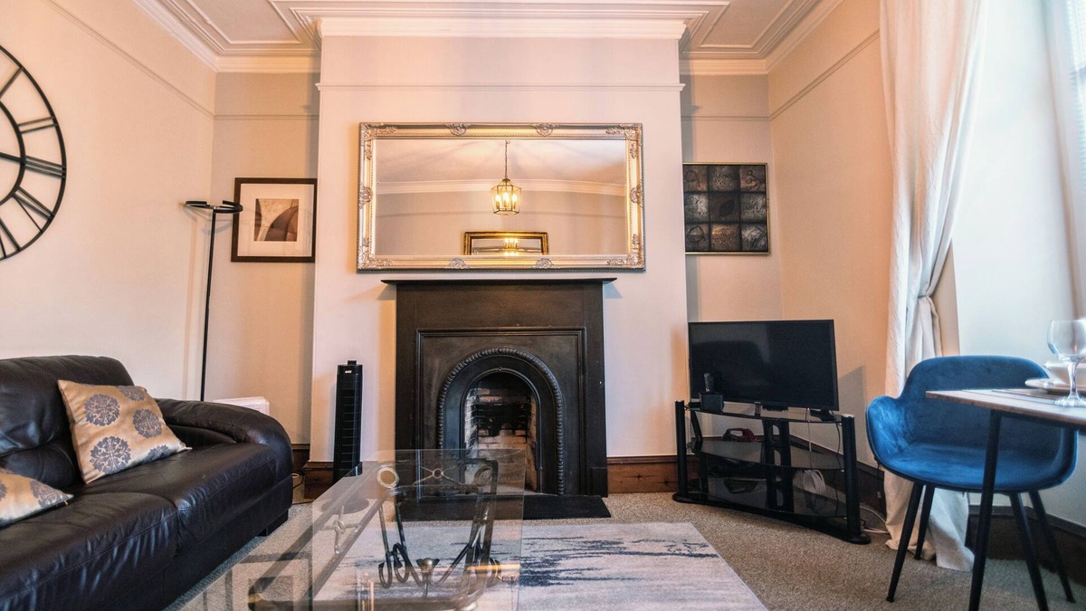 Aberdeen West End Apartment | The Summit Apartment Westend - Quiet and Cozy West end flat
