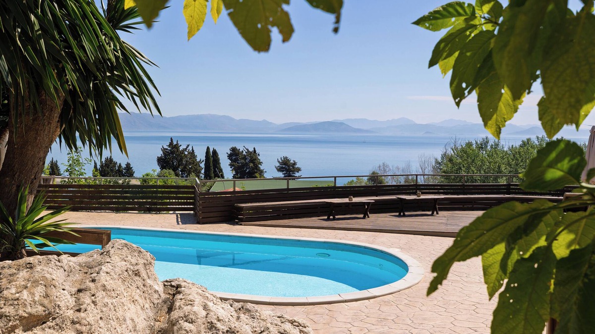 Dafnata Apartment | The Summit Escape