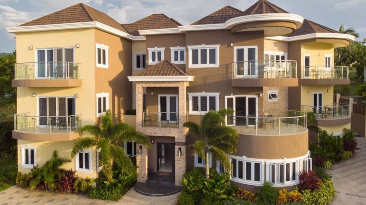 IronShore Estates Villa | THE SUN SEEKER VILLA 6 Bedrooms, fully staffed with butler & private chef.