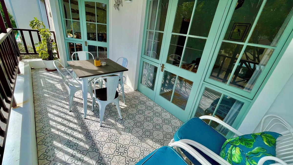 Robberg Beach Apartment | The Sunbird - Cozy fully equipped self-catering apartment 450m to the Beach
