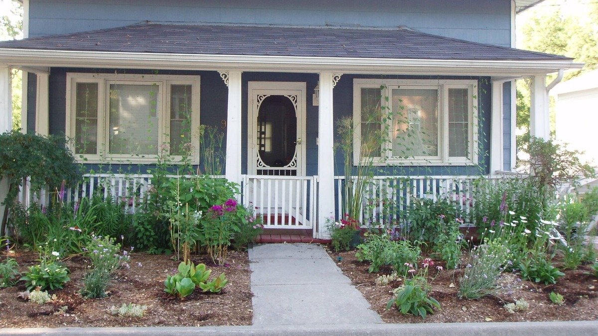 Prince Edward House | THE SUNNY HOUSE. Free park pass. No cleaning fees! 20% weekly discount.