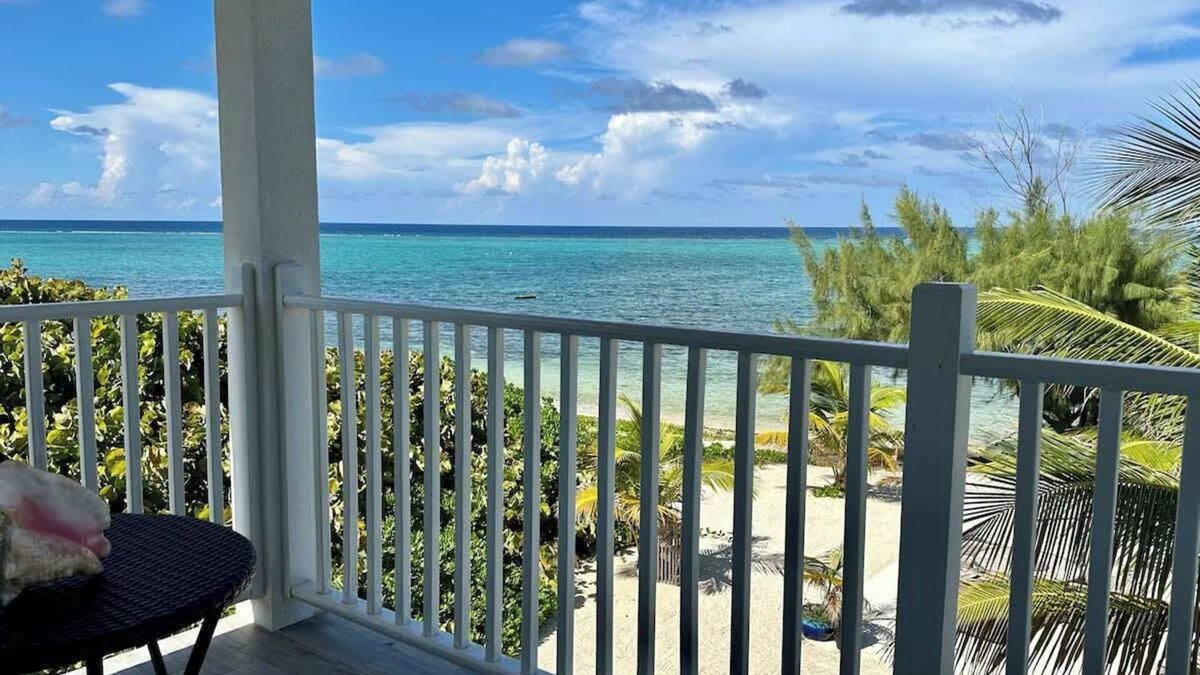 Colliers Bay Condo | The Sunrise Oceanfront Studio Cottage in East End