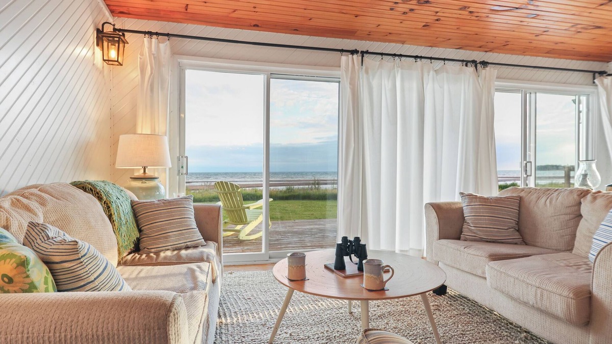 Fernwood House | The Sunset Beach Bungalow