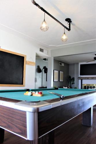 Northeast El Paso House | The Sunset Casa Chuco Pool Near Downton