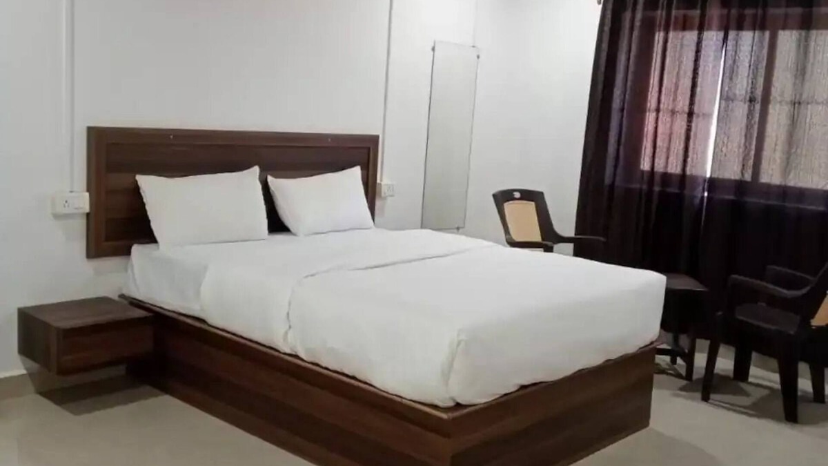Gauravaddo Hotel | The Sunshine AC Double Bed 3nn