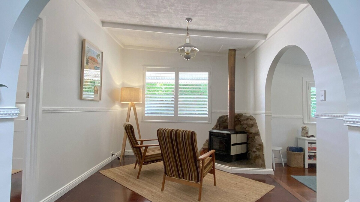 Falcon House | The Sunshine Shack - enjoy the beach and relax in our sunny holiday heaven