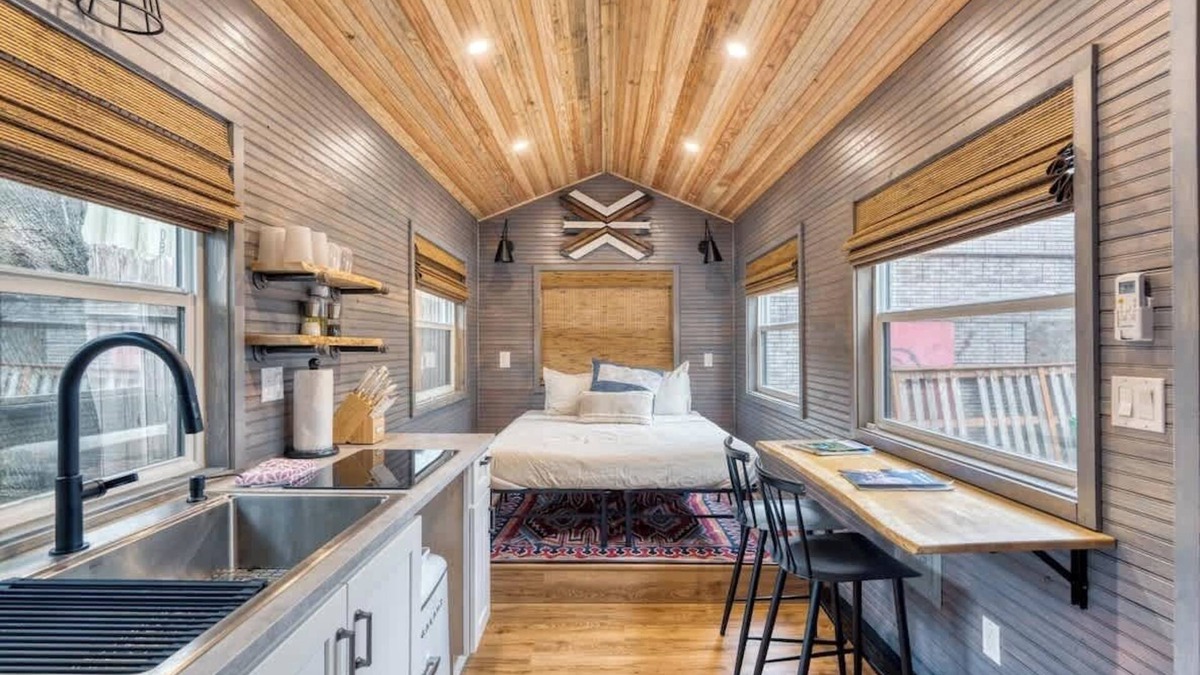 Hosford-Abernethy House | The Sunstone Modern Tiny House Prime Location