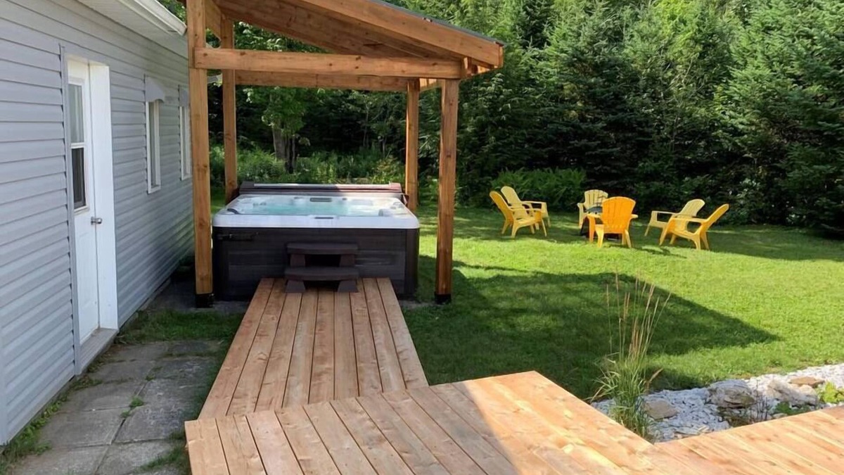 Eastman Ski Chalet | The Surf N Turf-Spa-Eastman-Lake Access