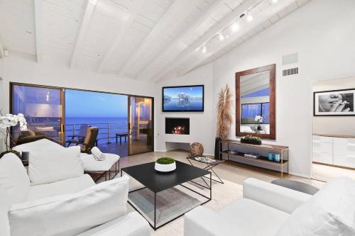 Eastern Malibu House | The Surfrider Villa - Malibu Road - MOKE Electric Car Included