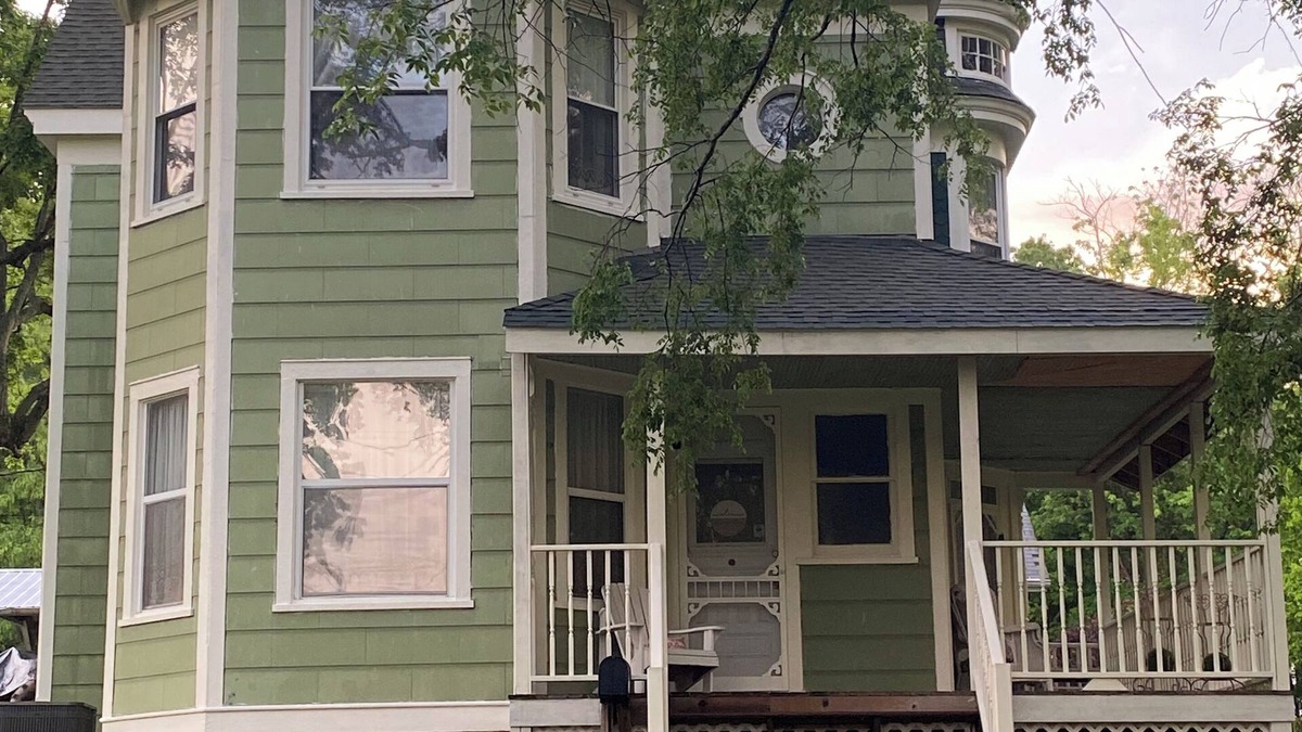 Ironton House | The Sutton House 2 blocks from Main Street & Courthouse Square