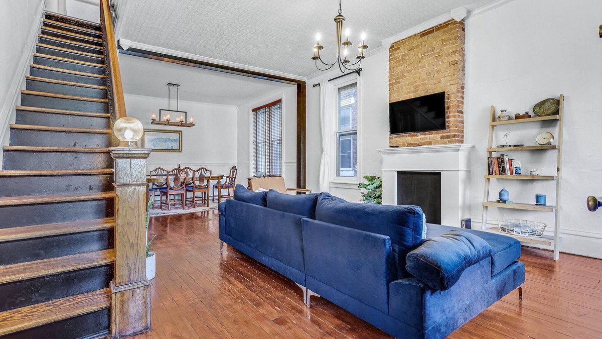 Harrisburg - Hershey House | The Swallow House - 3BR, *HOT TUB*, Midtown HBG