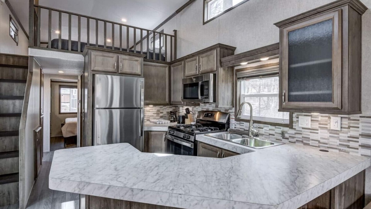 Brill House | The Swan at Lincolnwood Resort