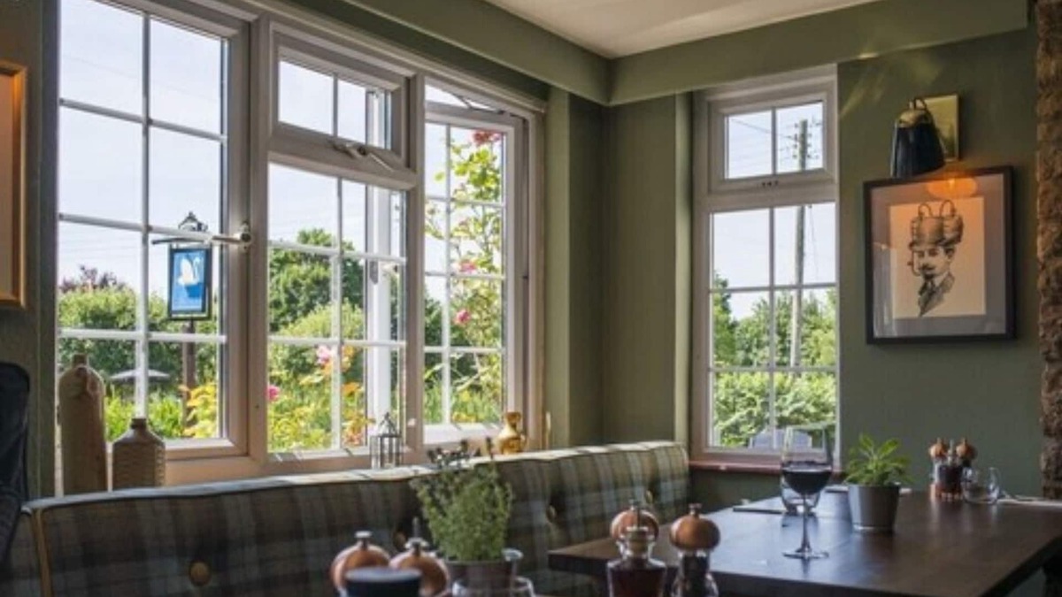 Shipham Hotel | The Swan Inn
