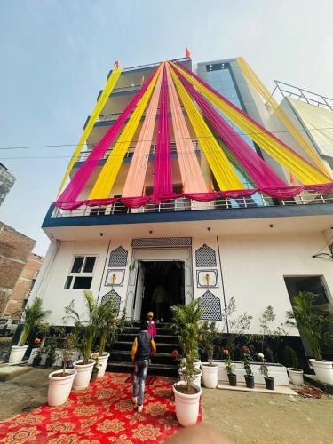 Sector 49 Hotel | The Swarnim Hotel And Banquet
