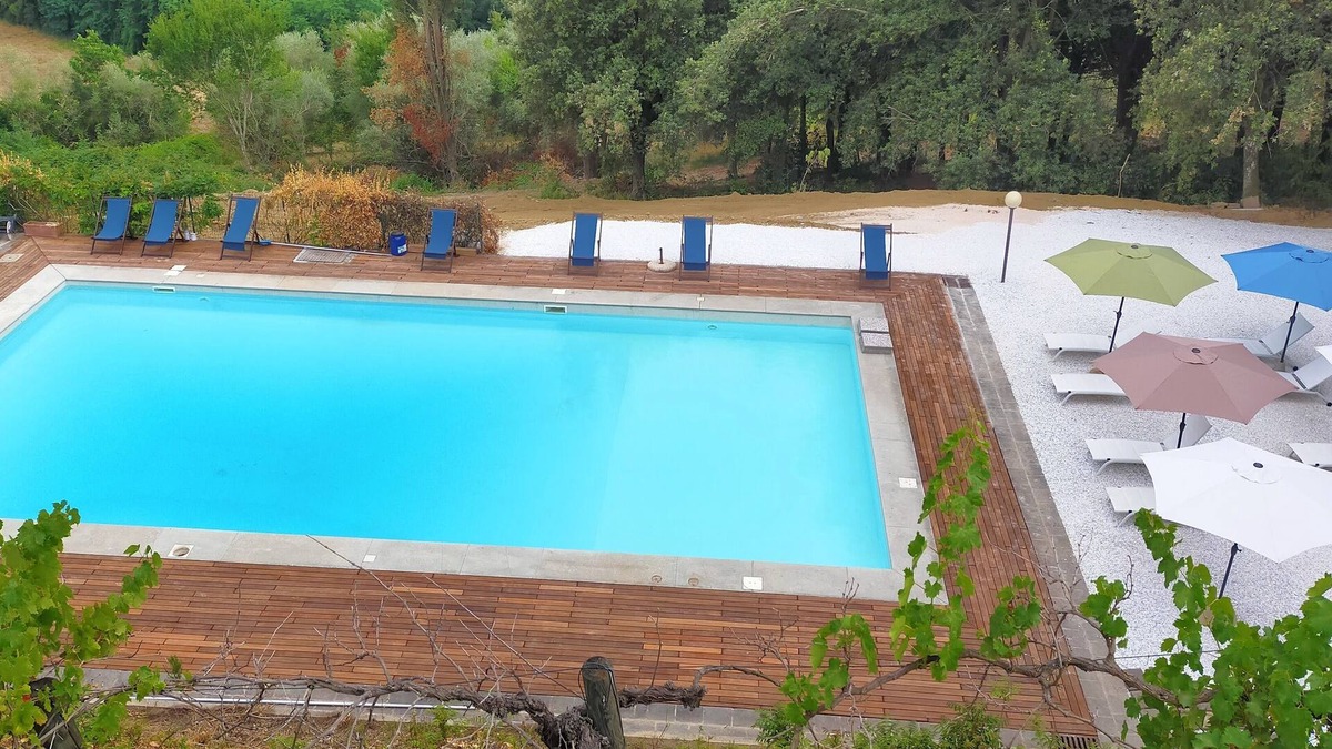 Castelfiorentino House | The sycamore is located within the grounds of the historic Villa Meleto