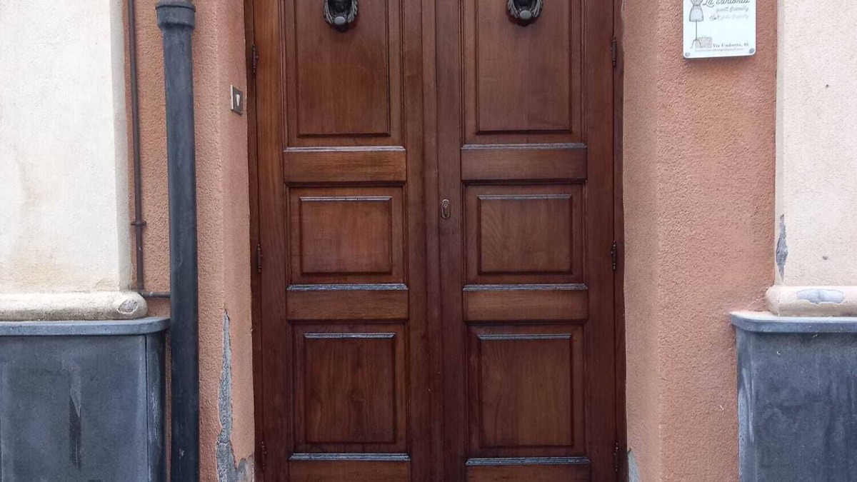 Centuripe Apartment | "The Tailoring" a thread of history in the heart of the country