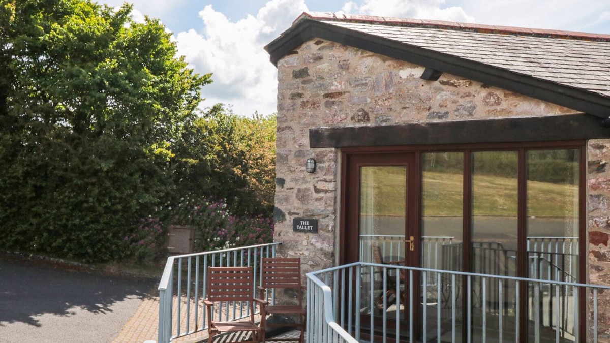 Dittisham Cottage | THE TALLET, family friendly, character holiday cottage in Dittisham
