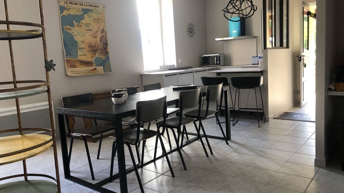 Illier-et-Laramade Apartment | The teacher's'apartment - SCHOOL OF ILLIER
