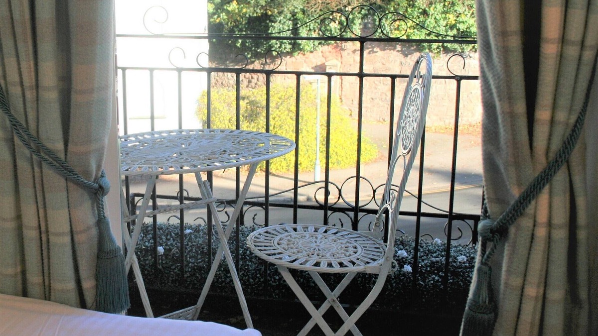 Exeter Hotel | The Telstar