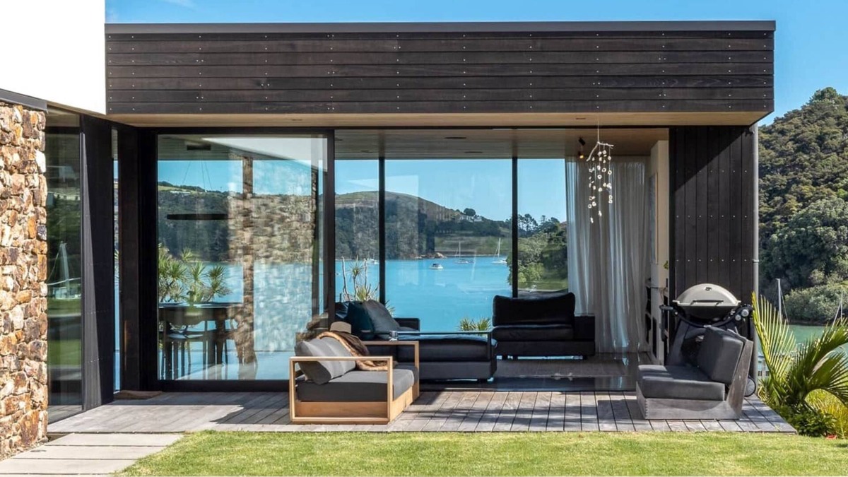 Ostend House | THE TERRACE : Coast & Country