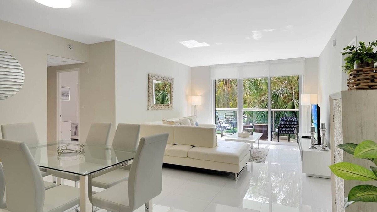 Hollywood South Central Beach Apartment | THE TIDES - 2nd Floor (V) - 2 bedrooms