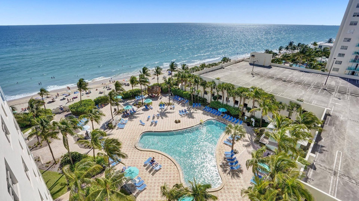 Hollywood South Central Beach Condo | The Tides Hollywood 12B
