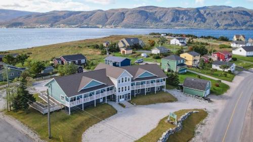 Norris Point Hotel | The Tides Inn