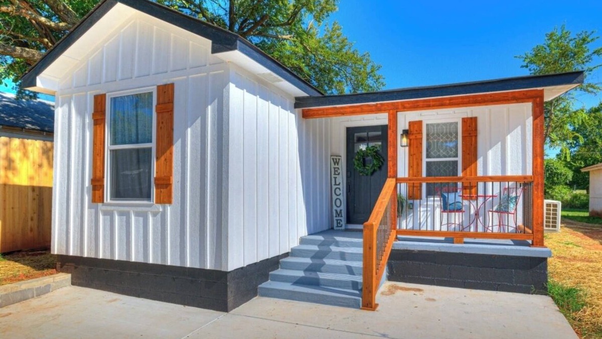 Chandler House | The Tiny Home on Route 66 - Cozy 2 bed with WiFi