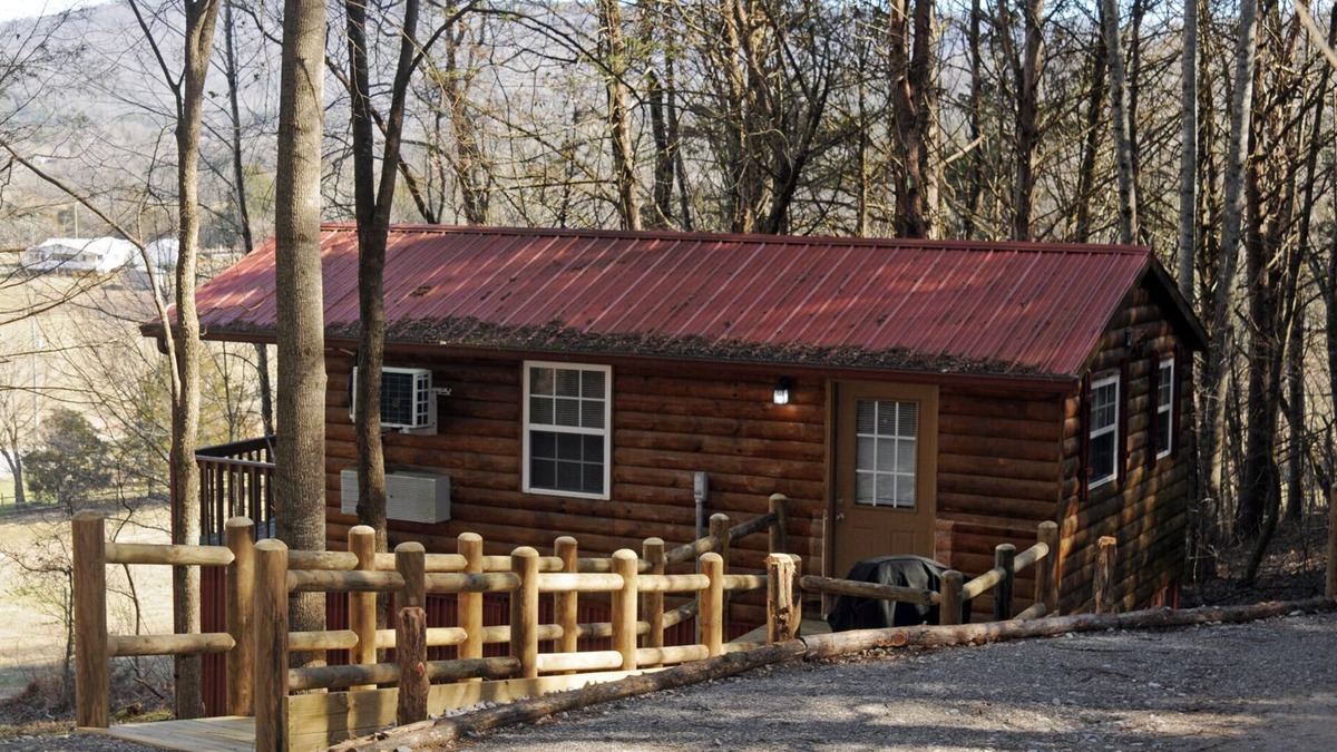 Sparta House | "The ToolShed" a Pet Friendly Cabin near Fall Creek Falls!, The Toolshed Hillside Cabin With a View
