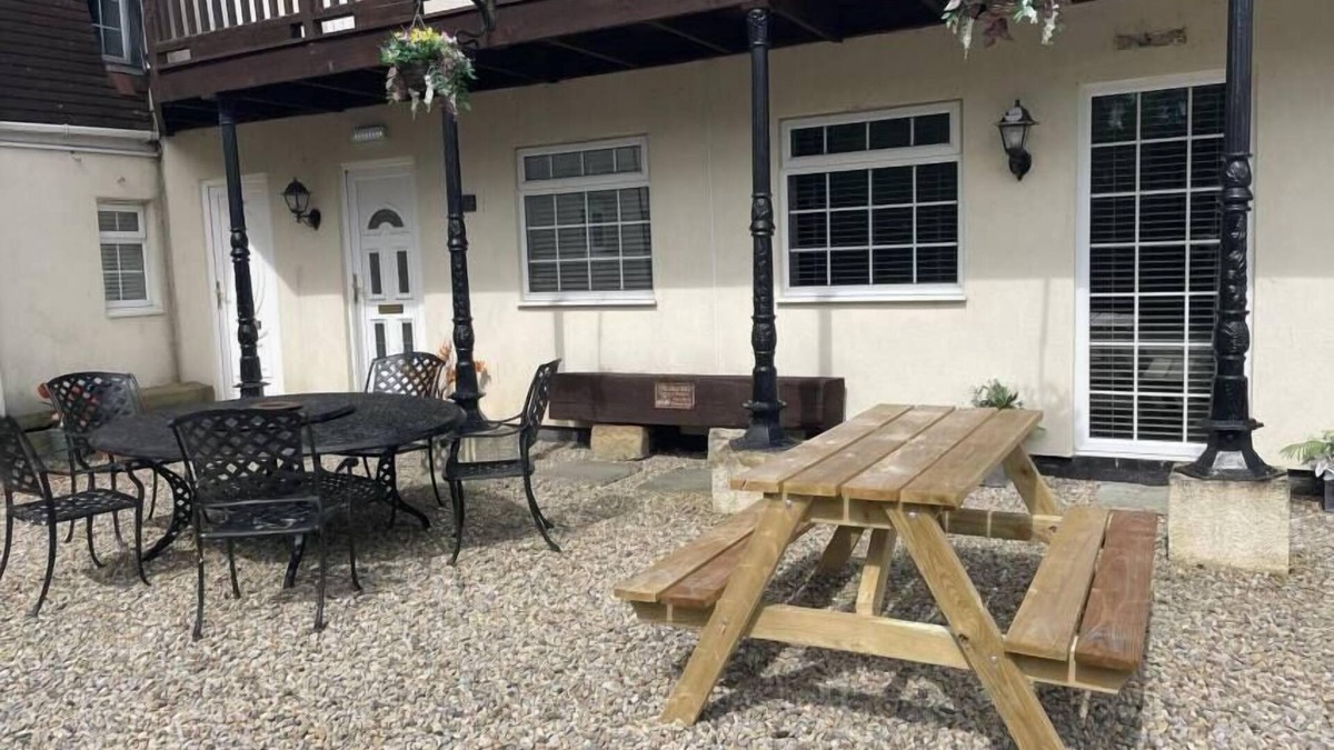 Yarm Apartment | The Toot Suite Self Catering, Private Hot Tub