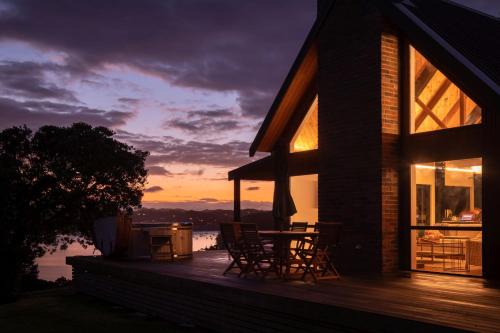 Russell Villa | The Top House Lodge