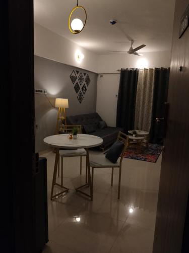 Pune Apartment | The Touch Of Grey 1BHK SUITE 12Floor 2 Balcony