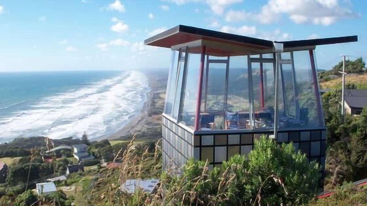 Muriwai House | The Tower House, Muriwai Beach