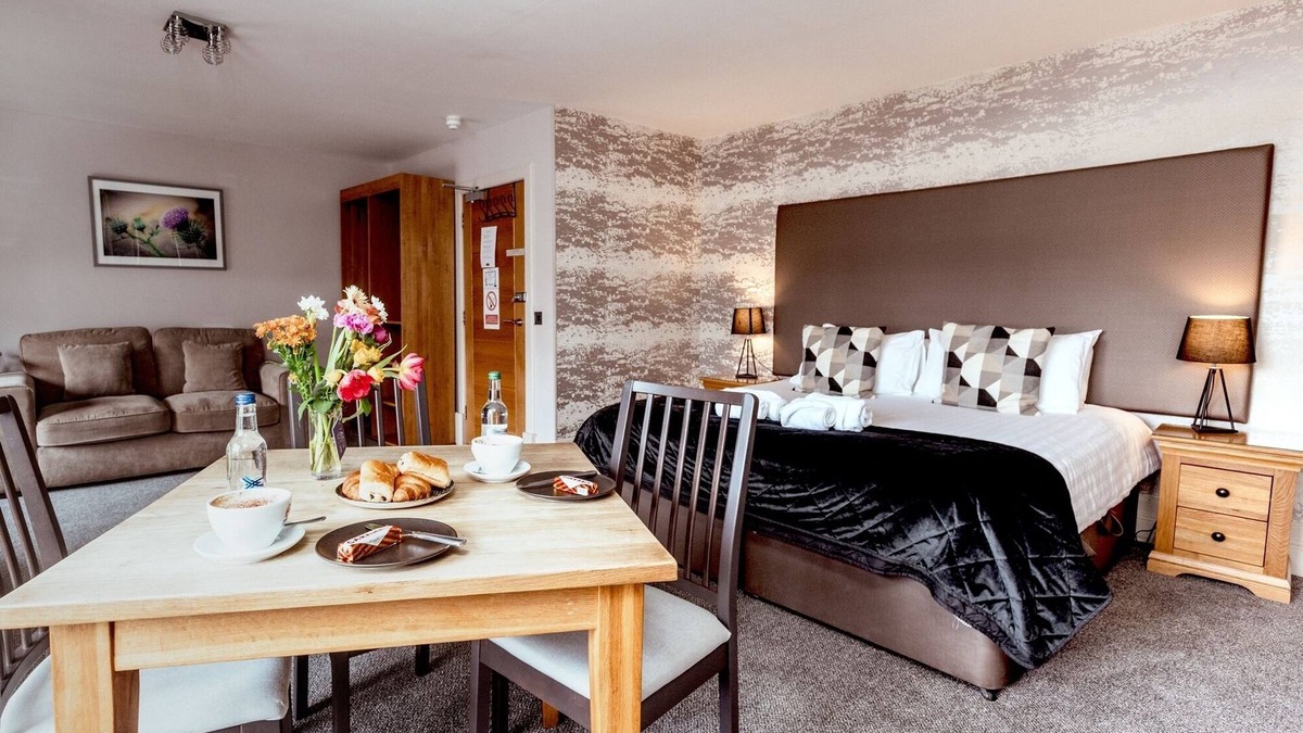 Crieff Apartment | The Tower - Thistle Studio
