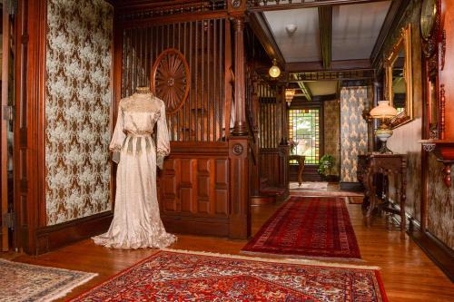 Milford Bed & Breakfast | The Towers Bed & Breakfast