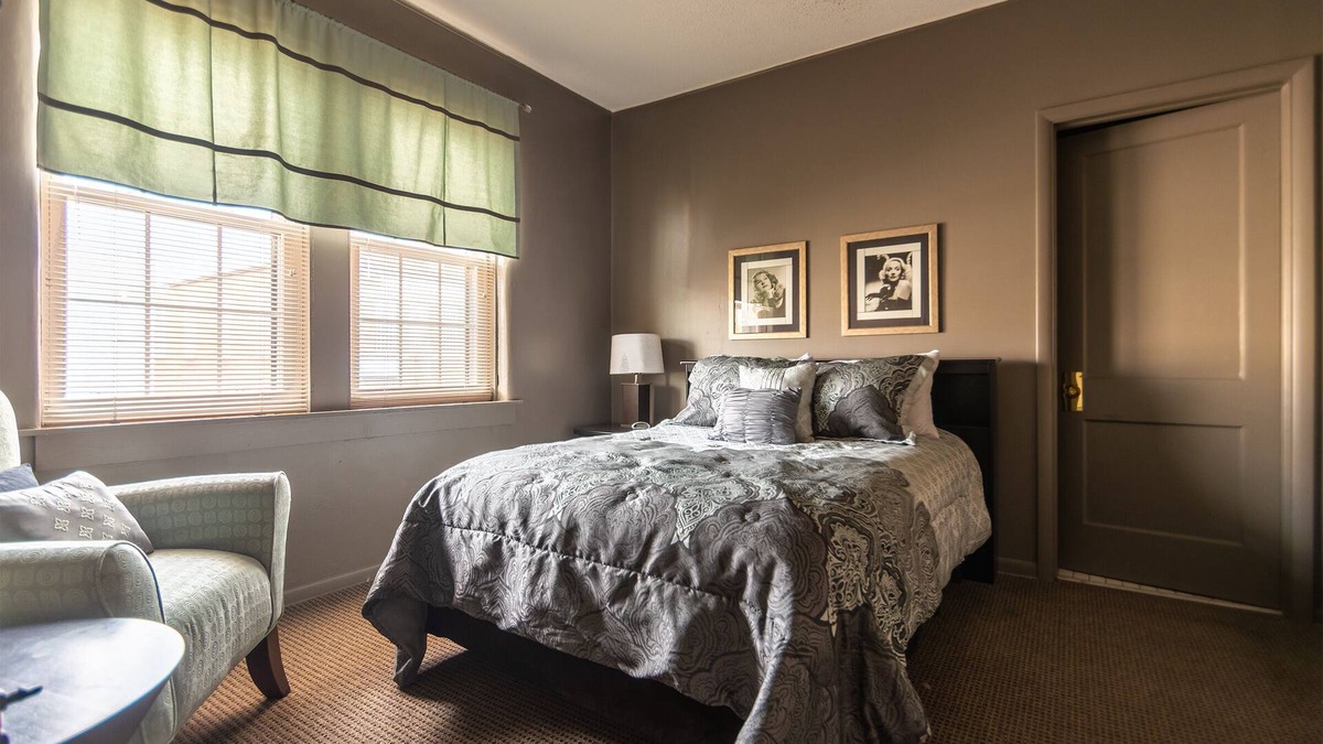 Fairbury Apartment | The Townsend 2 BR Apartment Located On The Bricks