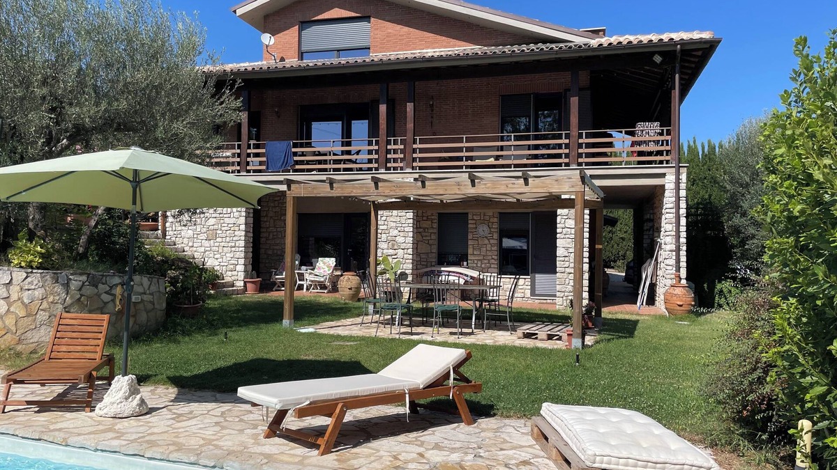 Badiola Apartment | The tranquility of the Umbrian countryside a stone's throw from the center of Perugia
