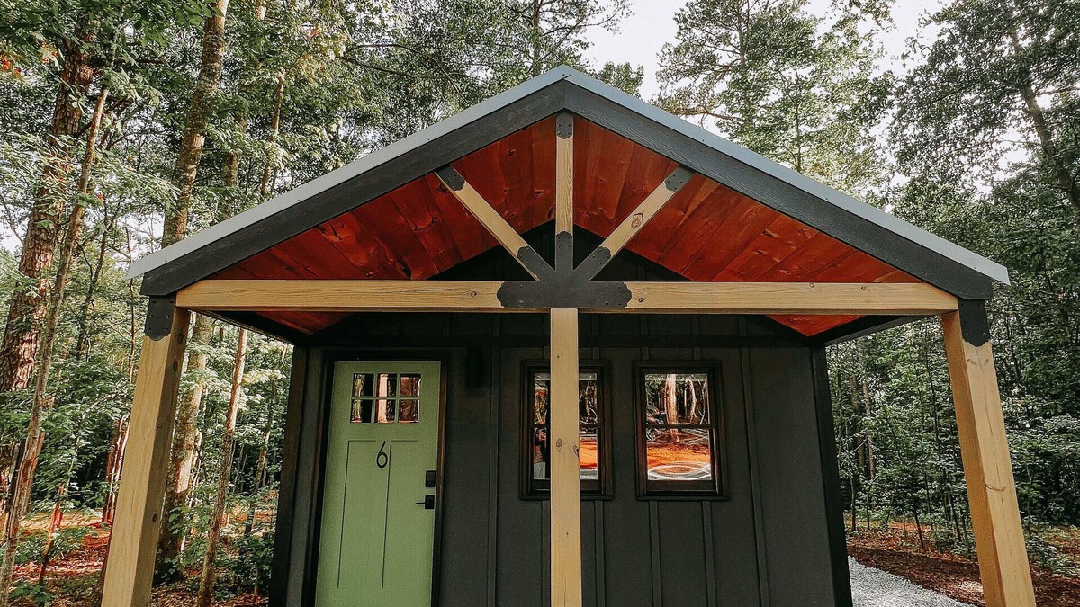 Hartwell RV Rental | The tranquility of the woods surrounds Hartwell Cabins and RVs