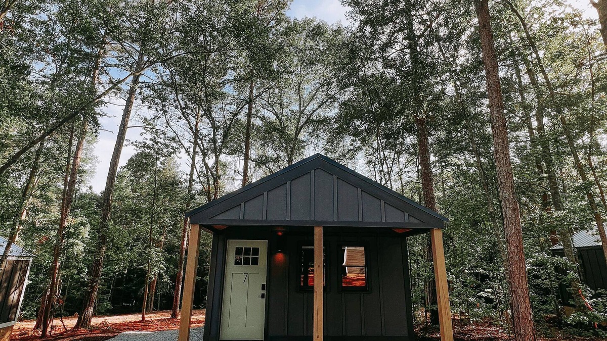 Hartwell RV Rental | The tranquility of the woodlands is where you'll find Hartwell Cabins and RVs