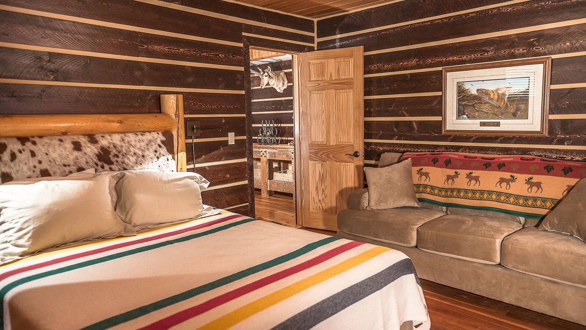 Shell Cabin | The Trapper Creek Guest House - Shell, Wy, at the foot of Big Horn Mountains.