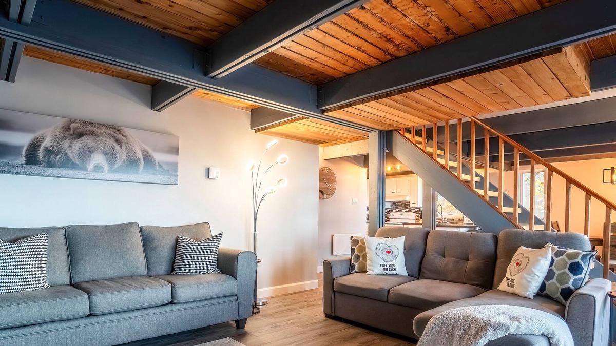 Beaupre Ski Chalet | The Tree-House | Sauna | Pool | BBQ