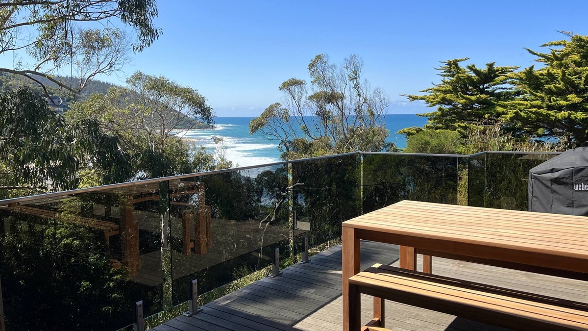 Wye River House | The Treehouse. Bright Beach House Overlooking the Ocean. 2min Walk to the Beach!