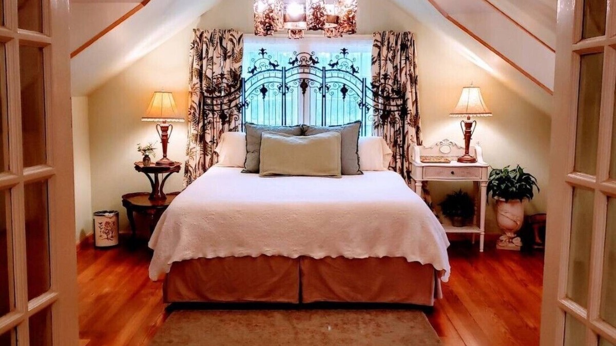 Maple Ridge North House | The Treetops at Magnolia House