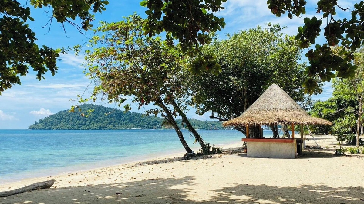 Khong Koi Beach Hotel | The Tropical Beach Resort