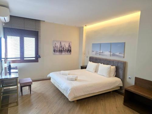 Thessaloniki City Centre Apartment | The Tsimiski Experience
