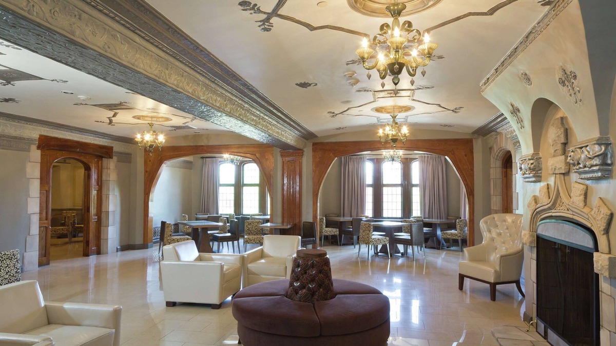 University Circle Hotel | The Tudor Arms Hotel Cleveland - a DoubleTree by Hilton