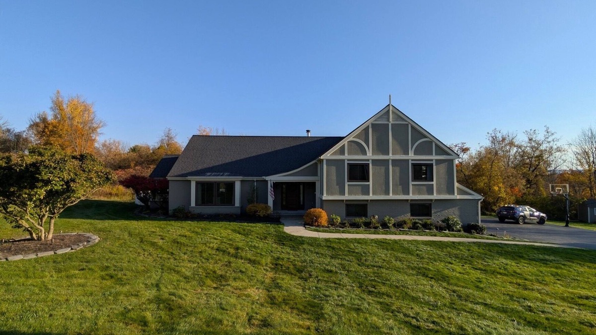 Little Falls House | The Tudor at Willow Creek - Spacious 4-bedroom house in Little Falls