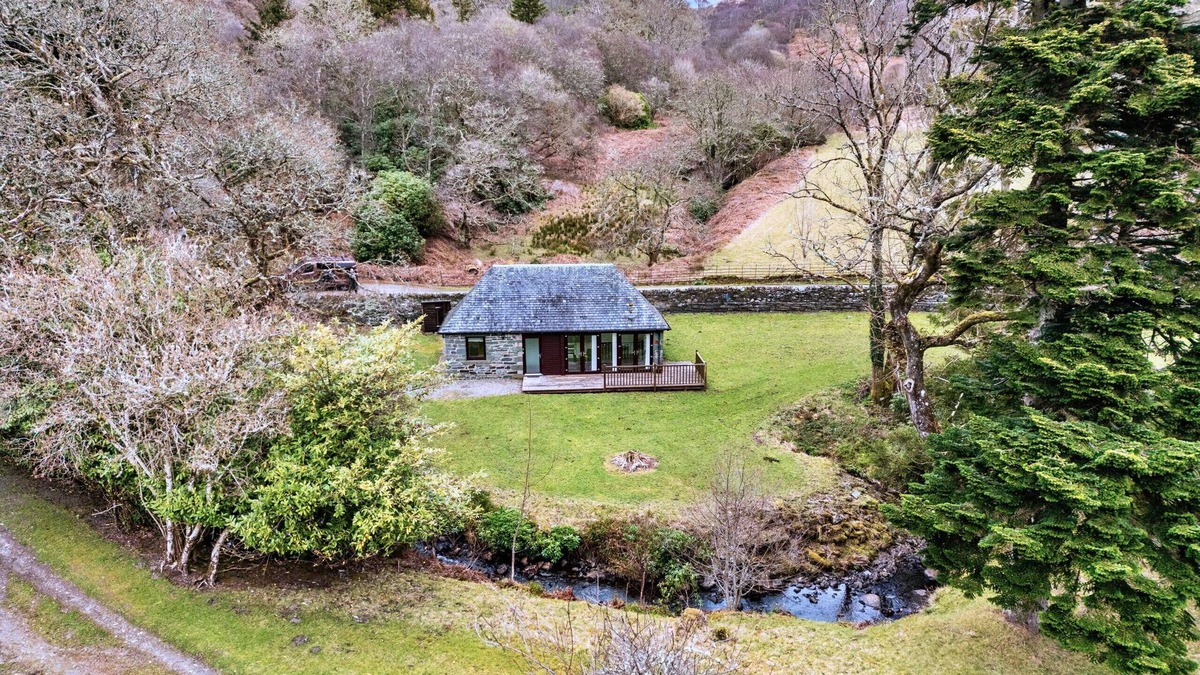 Lochgilphead Cottage | The Turbine House